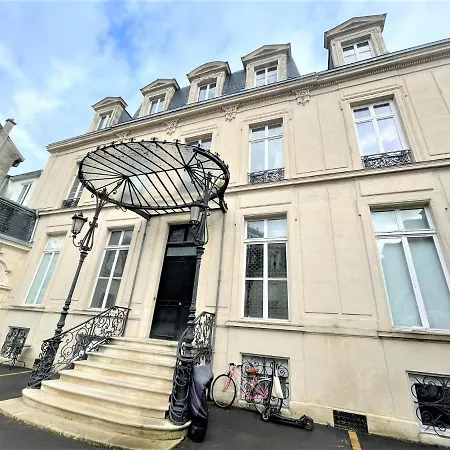 Aux Clefs Des Sacres: Historic In City Center * Reims