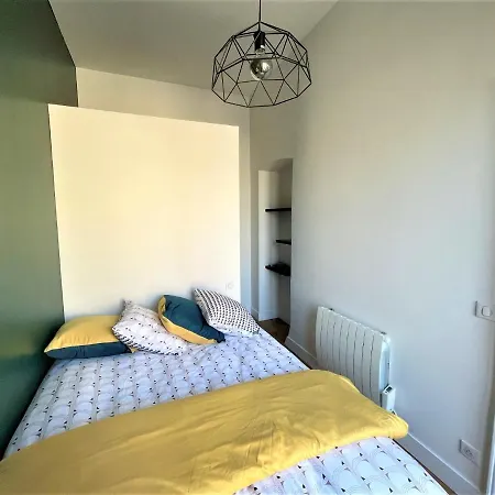 Aux Clefs Des Sacres - Dans Un Particulier Situe Rue Du Marc - - Hyper Centre Forum Mairie Boulingrin Reims