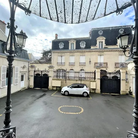 Aux Clefs Des Sacres: Historic In City Center Reims