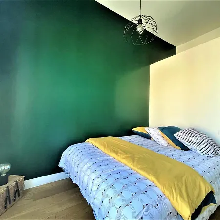 Aux Clefs Des Sacres - Dans Un Particulier Situe Rue Du Marc - - Hyper Centre Forum Mairie Boulingrin *