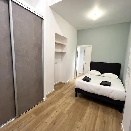 Appartement Aux Clefs Des Sacres - Dans Un Particulier Situe Rue Du Marc - - Hyper Centre Forum Mairie Boulingrin Reims