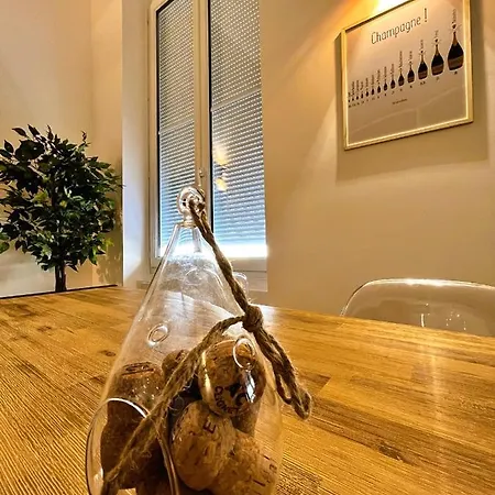 Apartment Aux Clefs Des Sacres: Historic In City Center Reims