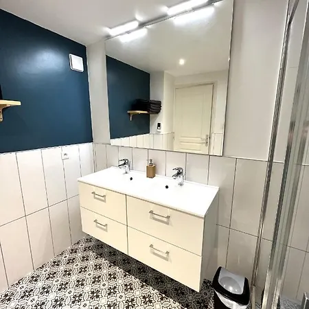 Apartmán Aux Clefs Des Sacres - Dans Un Particulier Situe Rue Du Marc - - Hyper Centre Forum Mairie Boulingrin *