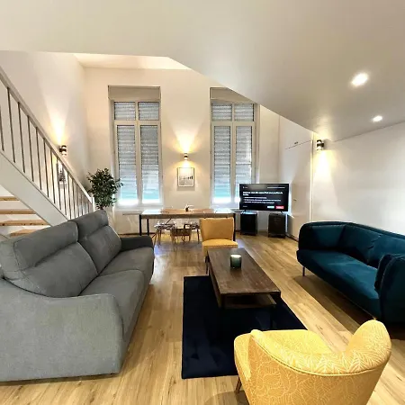 Appartement Aux Clefs Des Sacres - Dans Un Particulier Situe Rue Du Marc - - Hyper Centre Forum Mairie Boulingrin