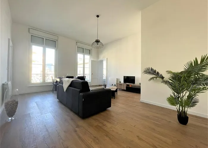 Aux Clefs Des Sacres - Dans Un Particulier Situe Rue Du Marc - - Hyper Centre Forum Mairie Boulingrin *