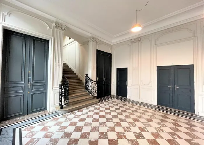 Aux Clefs Des Sacres - Dans Un Particulier Situe Rue Du Marc - - Hyper Centre Forum Mairie Boulingrin * Reims