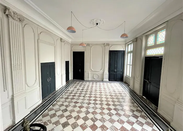 Aux Clefs Des Sacres - Dans Un Particulier Situe Rue Du Marc - - Hyper Centre Forum Mairie Boulingrin * Reims