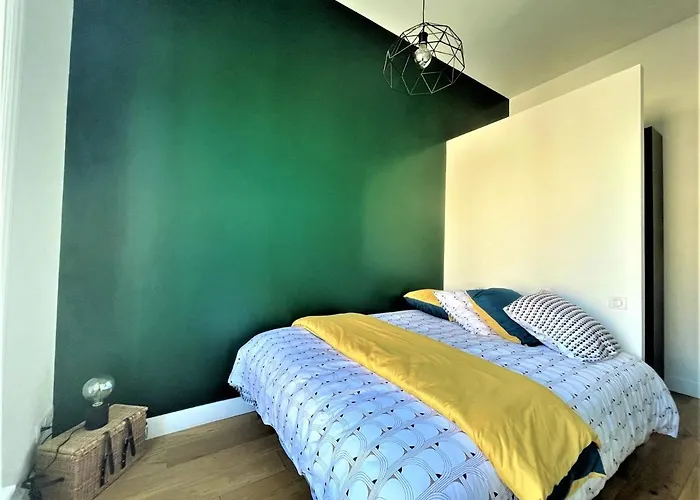 Aux Clefs Des Sacres - Dans Un Particulier Situe Rue Du Marc - - Hyper Centre Forum Mairie Boulingrin *