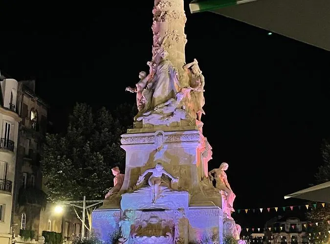 Lägenhet Aux Clefs Des Sacres - Dans Un Particulier Situe Rue Du Marc - - Hyper Centre Forum Mairie Boulingrin *