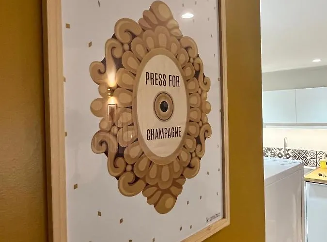 Aux Clefs Des Sacres - Dans Un Particulier Situe Rue Du Marc - - Hyper Centre Forum Mairie Boulingrin Lägenhet Reims