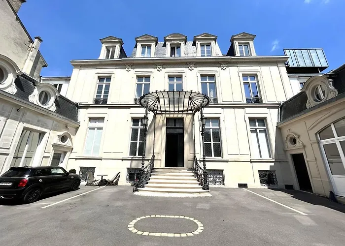 Lägenhet Aux Clefs Des Sacres - Dans Un Particulier Situe Rue Du Marc - - Hyper Centre Forum Mairie Boulingrin