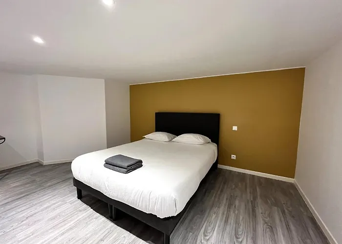 Aux Clefs Des Sacres - Dans Un Particulier Situe Rue Du Marc - - Hyper Centre Forum Mairie Boulingrin * 兰斯