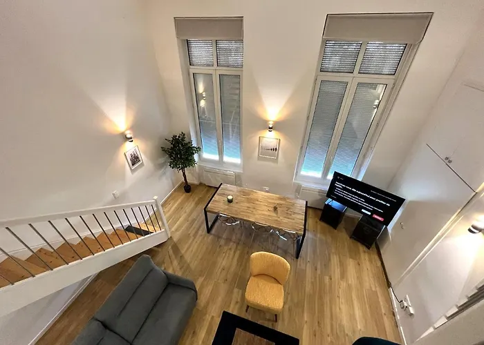 Aux Clefs Des Sacres - Dans Un Particulier Situe Rue Du Marc - - Hyper Centre Forum Mairie Boulingrin Reims