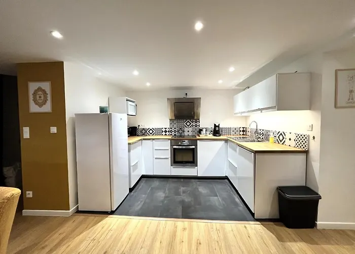 Lägenhet Aux Clefs Des Sacres - Dans Un Particulier Situe Rue Du Marc - - Hyper Centre Forum Mairie Boulingrin