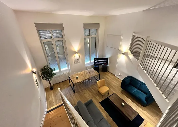 Aux Clefs Des Sacres - Dans Un Particulier Situe Rue Du Marc - - Hyper Centre Forum Mairie Boulingrin Reims