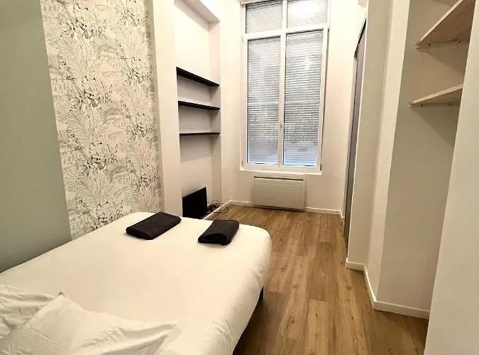 Aux Clefs Des Sacres - Dans Un Particulier Situe Rue Du Marc - - Hyper Centre Forum Mairie Boulingrin